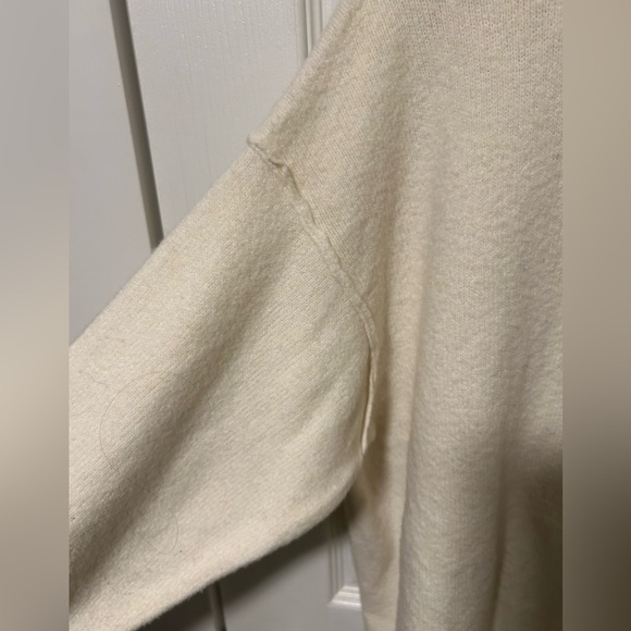 Aerie Oversized Sweater - Picture 2 of 5